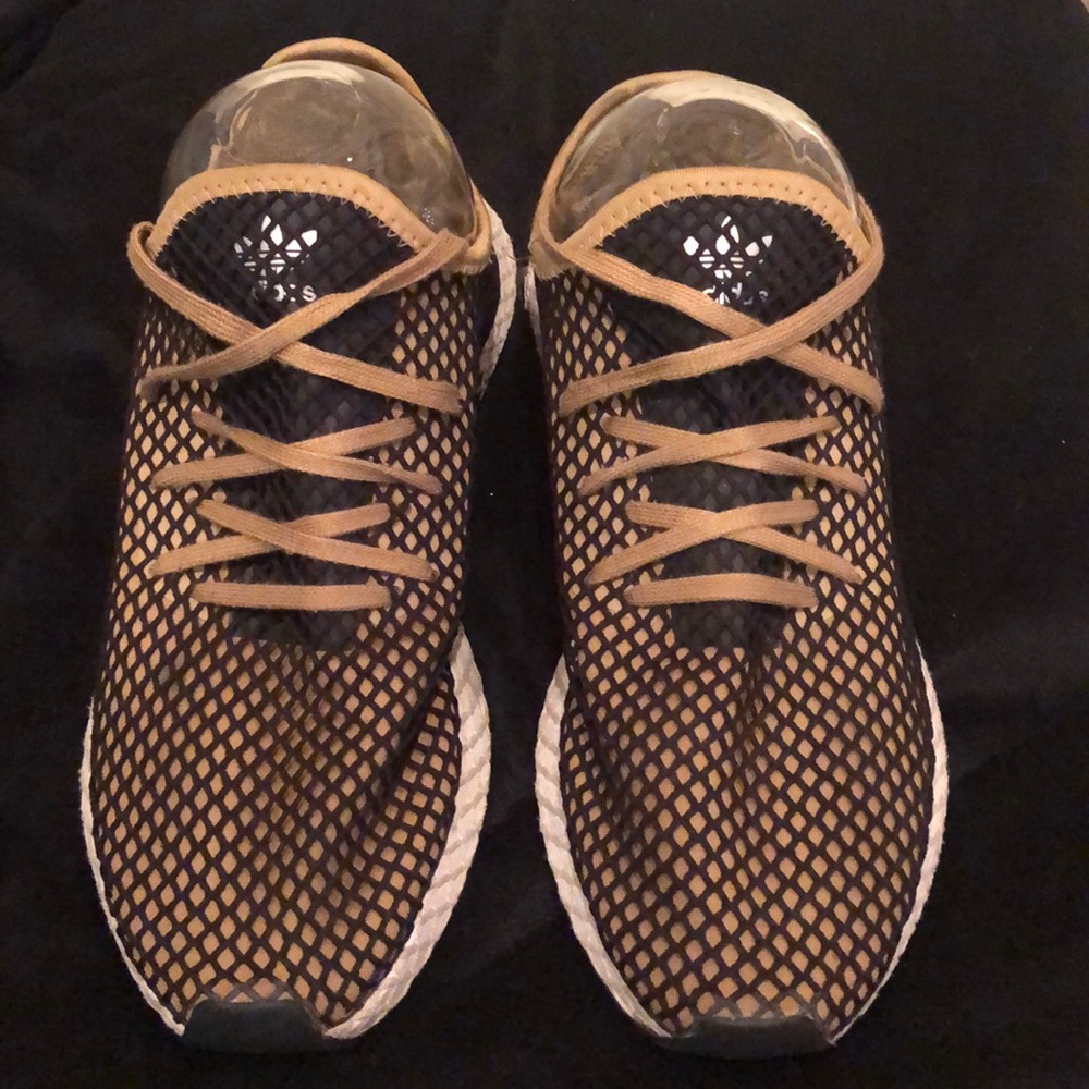 ADIDAS - size 14 Black & Tans